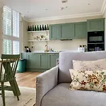 Railway House York, Centre - Free Parking Aparthotel 4*