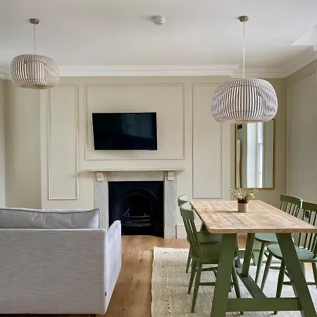 아파트호텔 Railway House By Chateau Anna 요크