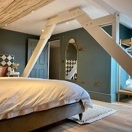 Railway House By Chateau Anna 아파트호텔