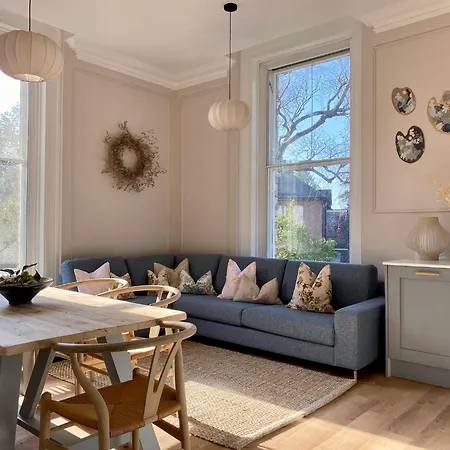 Railway House By Chateau Anna *
