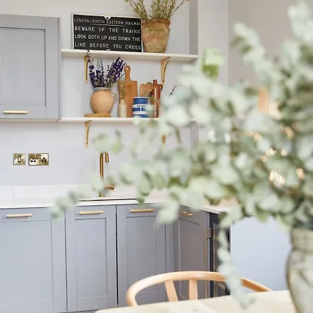 Апарт-отель Railway House By Chateau Anna 4*