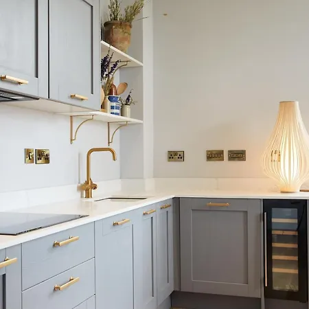 Railway House By Chateau Anna Апарт-отель Йорк