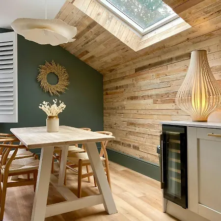 Railway House By Chateau Anna Апарт-отель