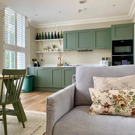 Railway House By Chateau Anna Апарт-отель 4*