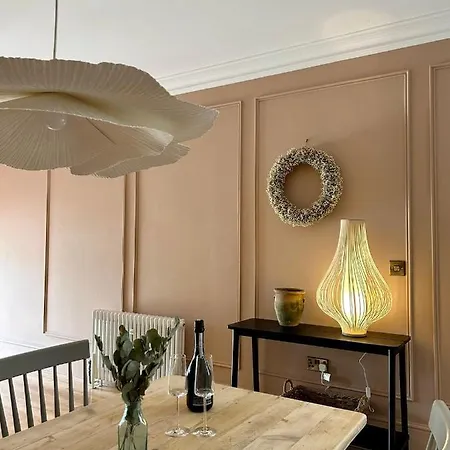 Railway House By Chateau Anna