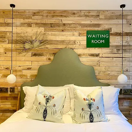 Railway House By Chateau Anna 4* Йорк