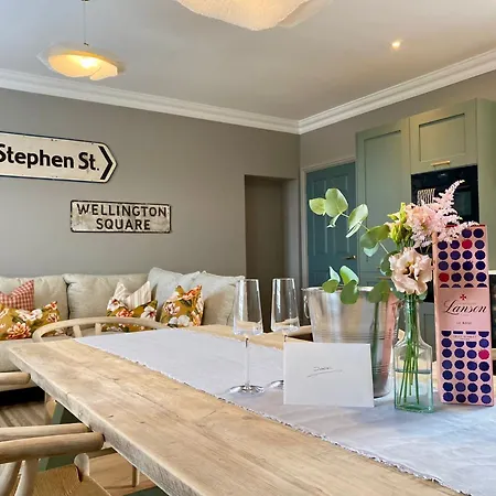 Railway House By Chateau Anna Йорк