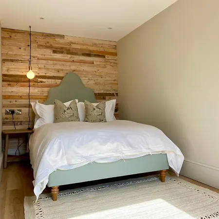 Railway House By Chateau Anna 4* Йорк